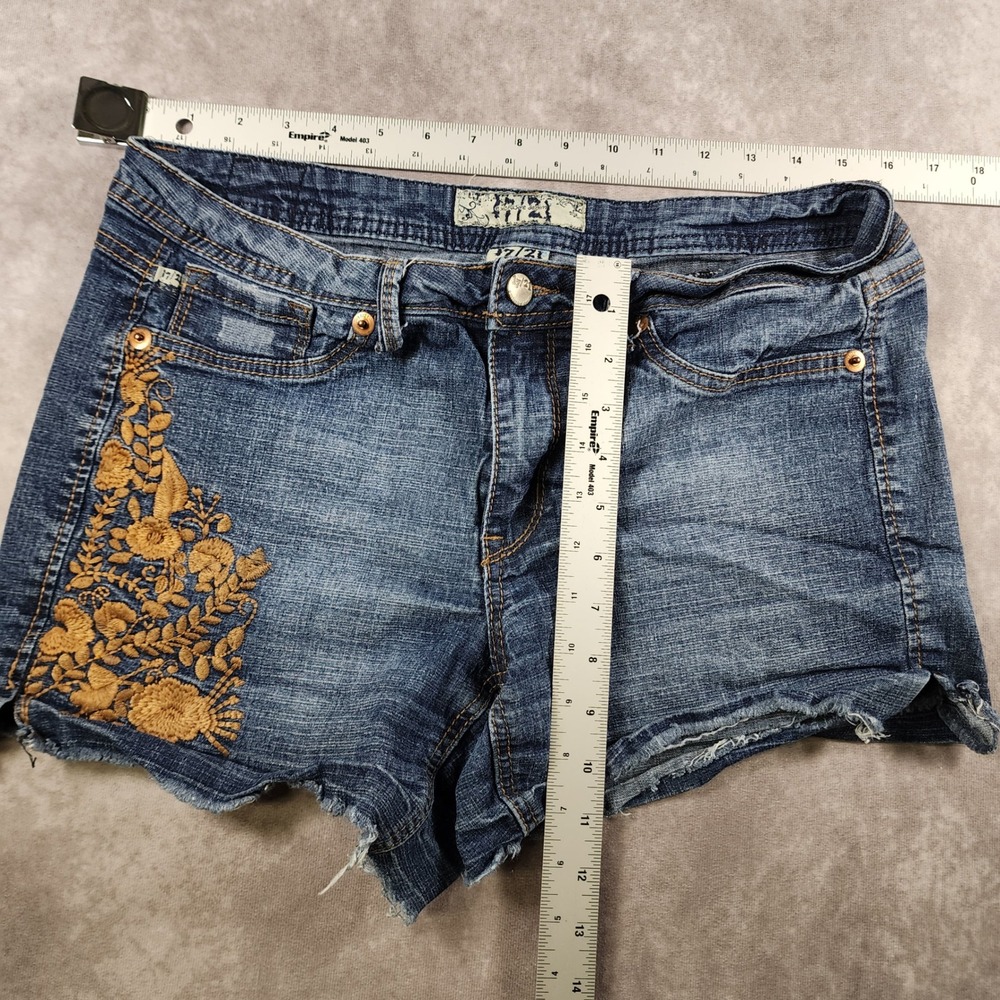 17/21 Exclusive Denim Shorts Size 12 Blue Embroidered Floral Raw Hem Cutoffs - Picture 4 of 6